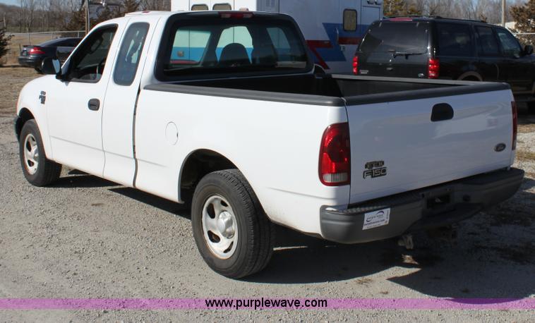 image for item B8847 2002 Ford F150 XL Supercab pickup truck