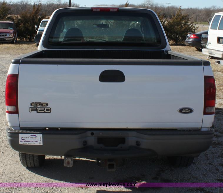 image for item B8847 2002 Ford F150 XL Supercab pickup truck