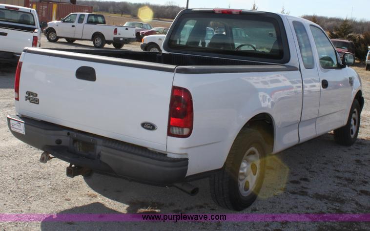 image for item B8847 2002 Ford F150 XL Supercab pickup truck