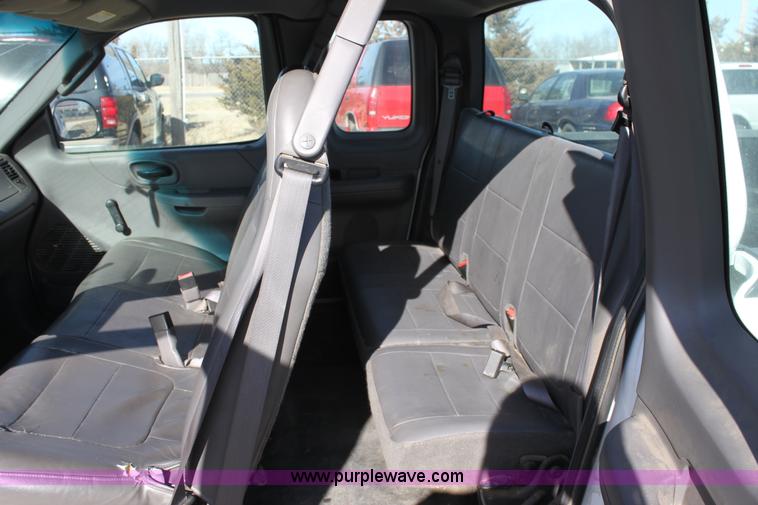 image for item B8847 2002 Ford F150 XL Supercab pickup truck