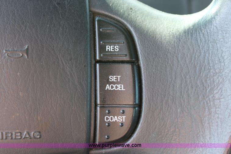 image for item B8847 2002 Ford F150 XL Supercab pickup truck