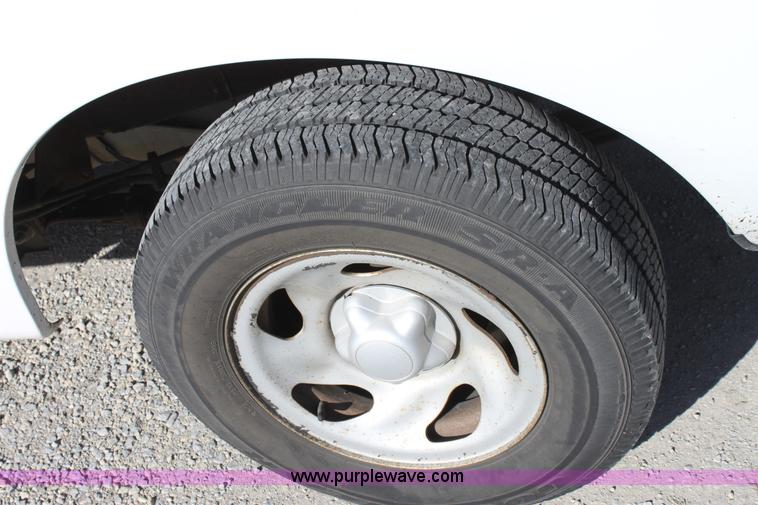 image for item B8847 2002 Ford F150 XL Supercab pickup truck