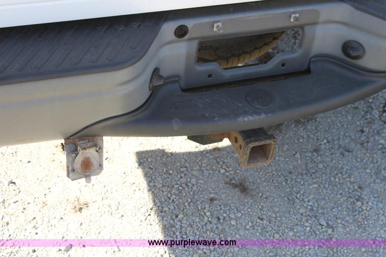 image for item B8847 2002 Ford F150 XL Supercab pickup truck