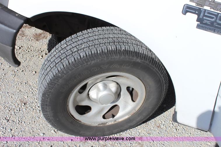 image for item B8847 2002 Ford F150 XL Supercab pickup truck