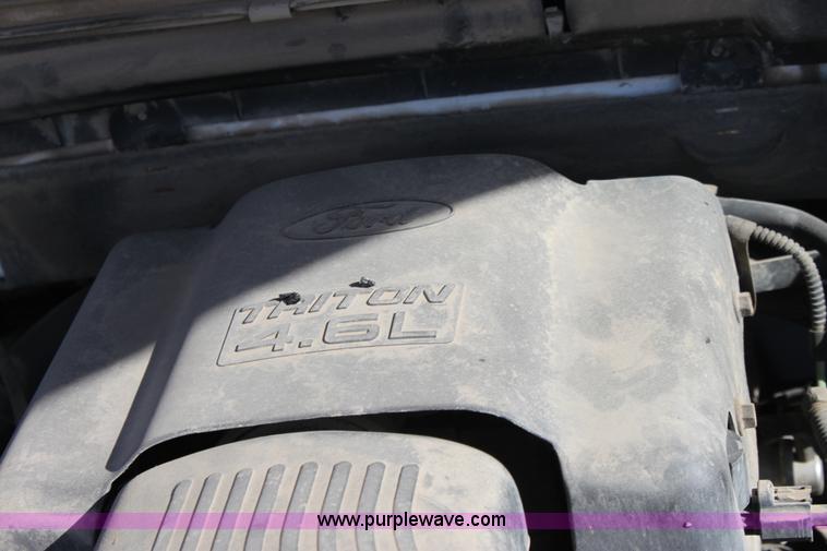 image for item B8847 2002 Ford F150 XL Supercab pickup truck