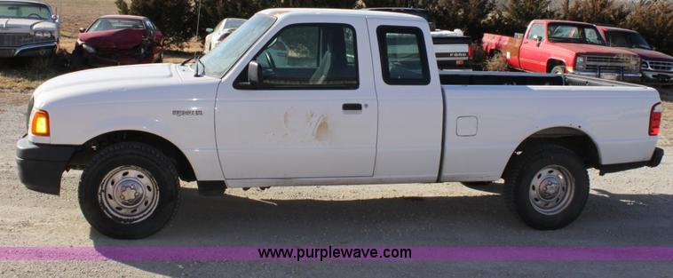 image for item B8850 2004 Ford Ranger Supercab pickup truck