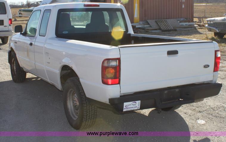 image for item B8850 2004 Ford Ranger Supercab pickup truck