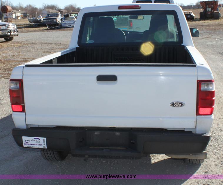 image for item B8850 2004 Ford Ranger Supercab pickup truck