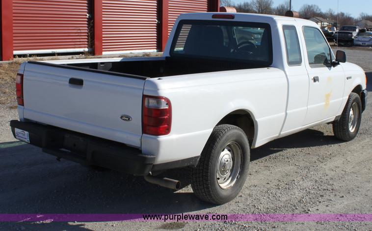 image for item B8850 2004 Ford Ranger Supercab pickup truck