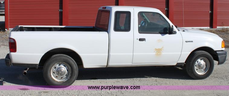 image for item B8850 2004 Ford Ranger Supercab pickup truck