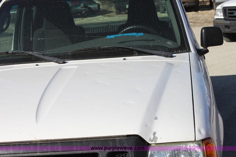 image for item B8850 2004 Ford Ranger Supercab pickup truck