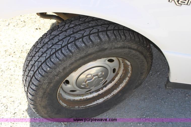 image for item B8850 2004 Ford Ranger Supercab pickup truck