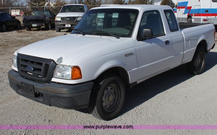 image for item B8851 2004 Ford Ranger Supercab pickup truck