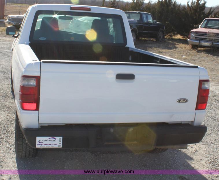 image for item B8851 2004 Ford Ranger Supercab pickup truck