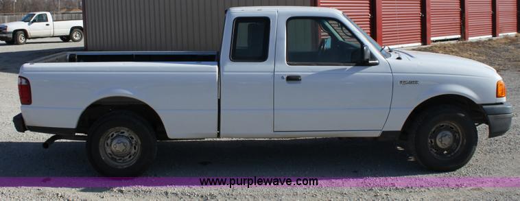 image for item B8851 2004 Ford Ranger Supercab pickup truck