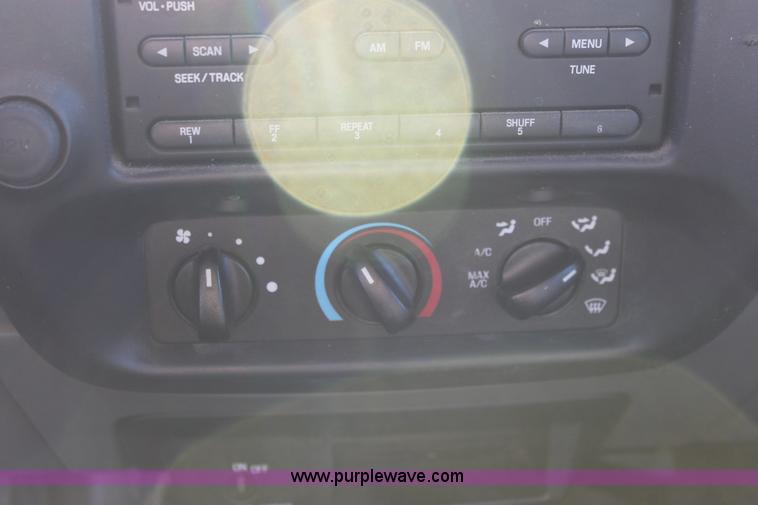 image for item B8851 2004 Ford Ranger Supercab pickup truck