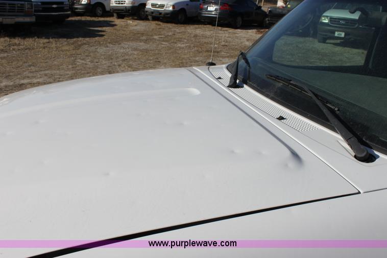 image for item B8851 2004 Ford Ranger Supercab pickup truck