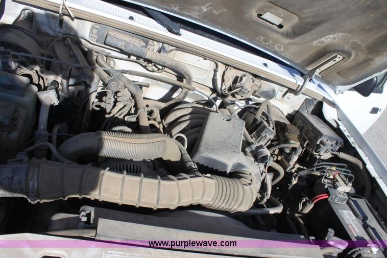 image for item B8851 2004 Ford Ranger Supercab pickup truck