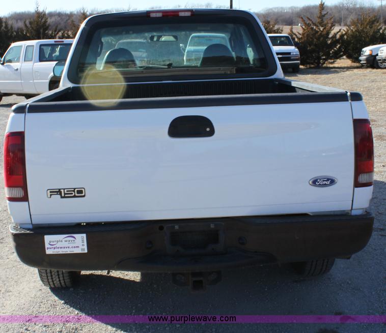 image for item B8852 2002 Ford F150 XL Supercab pickup truck