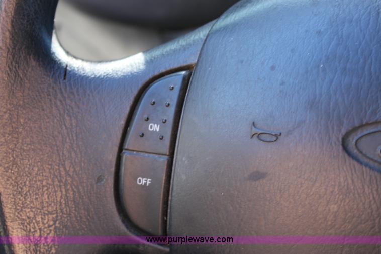 image for item B8852 2002 Ford F150 XL Supercab pickup truck