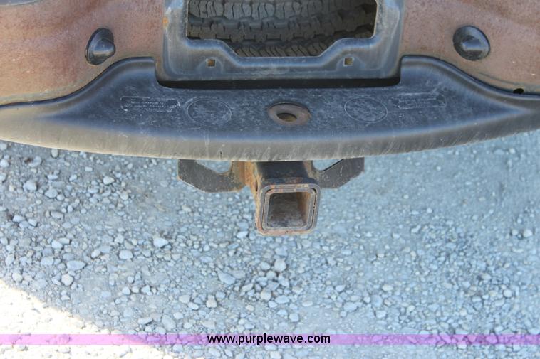 image for item B8852 2002 Ford F150 XL Supercab pickup truck