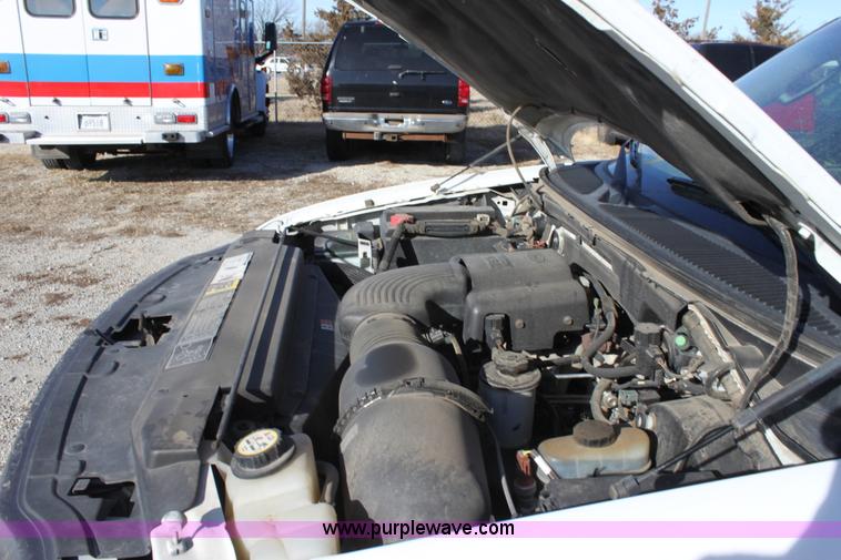 image for item B8852 2002 Ford F150 XL Supercab pickup truck