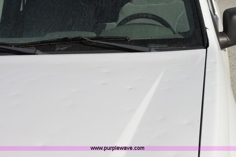 image for item B8853 2005 Chevrolet Colorado extended cab pickup truck