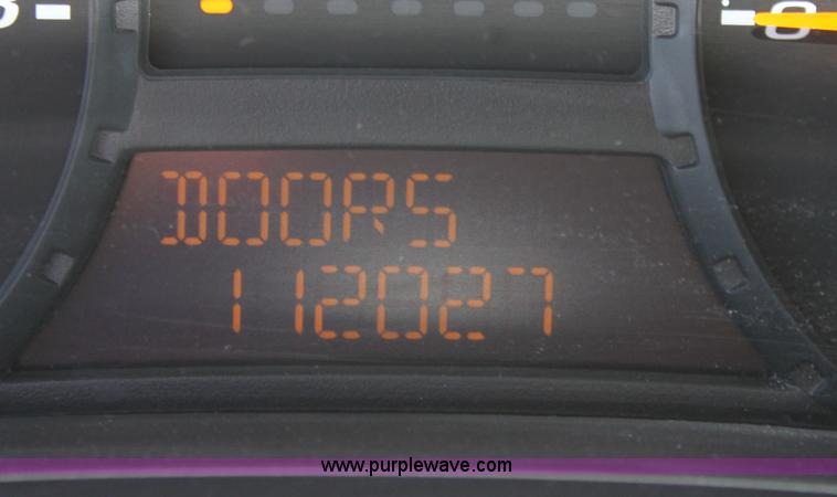 image for item B8853 2005 Chevrolet Colorado extended cab pickup truck