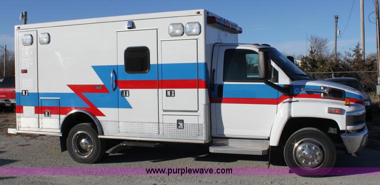 image for item B8855 2008 Chevrolet Kodiak C4500 ambulance