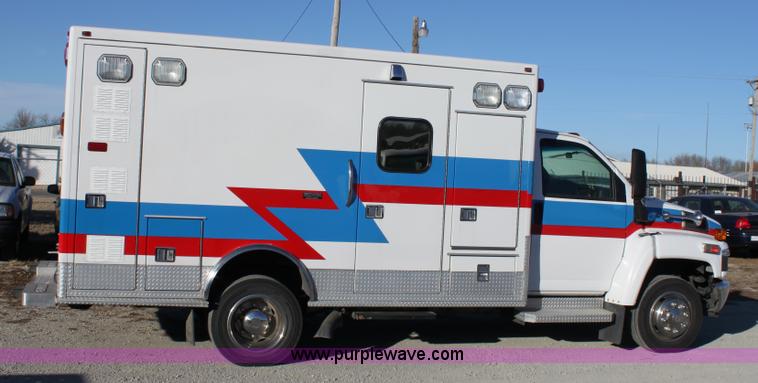 image for item B8855 2008 Chevrolet Kodiak C4500 ambulance