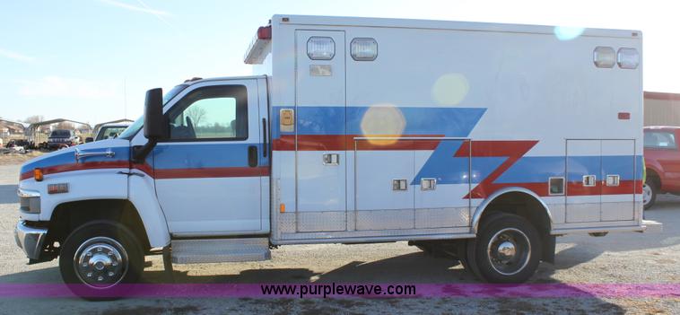 image for item B8855 2008 Chevrolet Kodiak C4500 ambulance