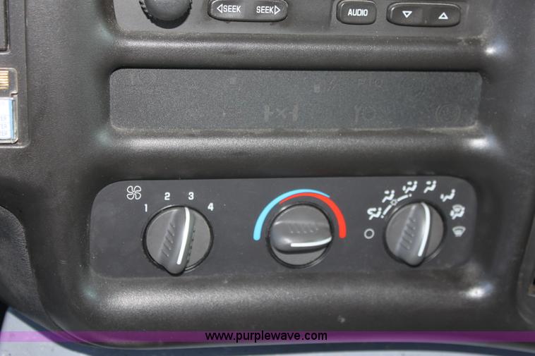 image for item B8855 2008 Chevrolet Kodiak C4500 ambulance