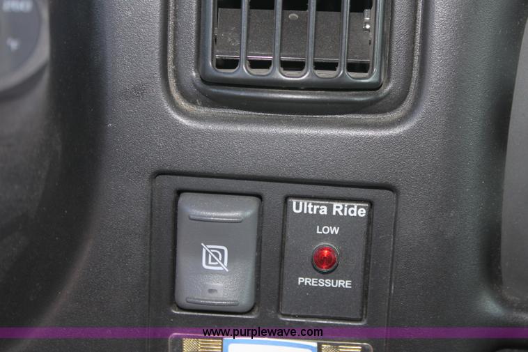 image for item B8855 2008 Chevrolet Kodiak C4500 ambulance