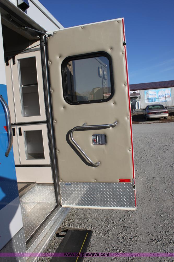 image for item B8855 2008 Chevrolet Kodiak C4500 ambulance