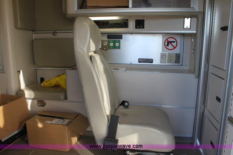 image for item B8855 2008 Chevrolet Kodiak C4500 ambulance