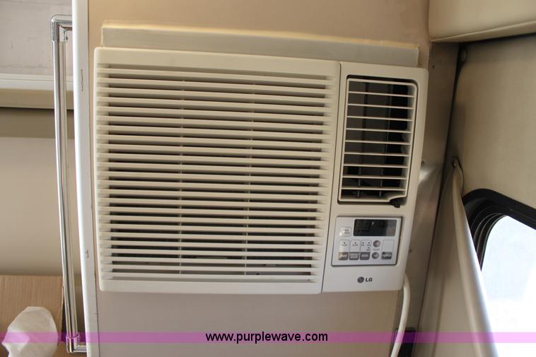 image for item B8855 2008 Chevrolet Kodiak C4500 ambulance