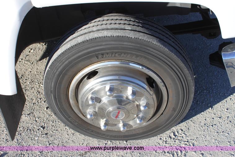 image for item B8855 2008 Chevrolet Kodiak C4500 ambulance