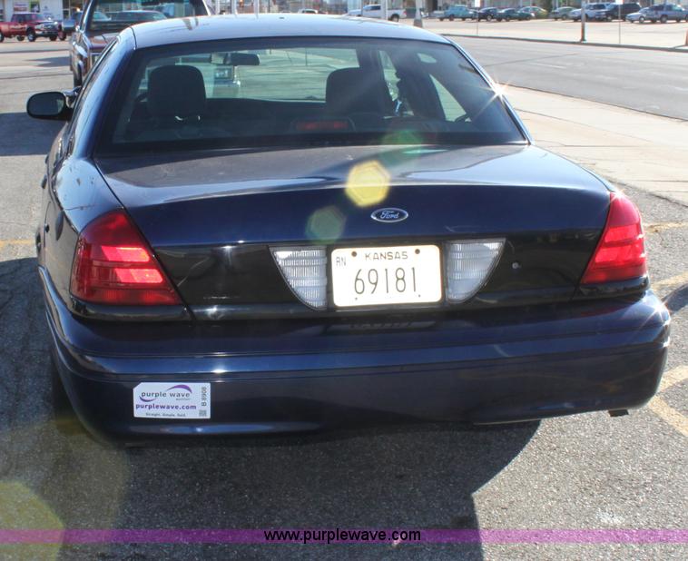 image for item B8908 2004 Ford Crown Victoria Police Interceptor