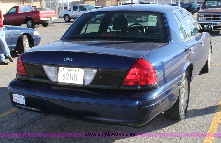 image for item B8908 2004 Ford Crown Victoria Police Interceptor