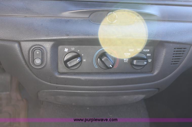 image for item B8908 2004 Ford Crown Victoria Police Interceptor