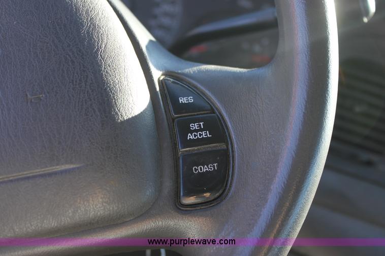 image for item B8908 2004 Ford Crown Victoria Police Interceptor