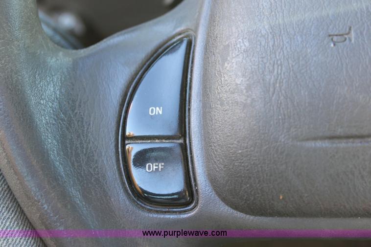 image for item B8908 2004 Ford Crown Victoria Police Interceptor