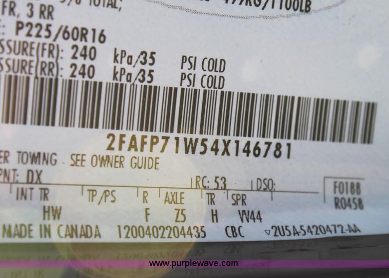 image for item B8908 2004 Ford Crown Victoria Police Interceptor