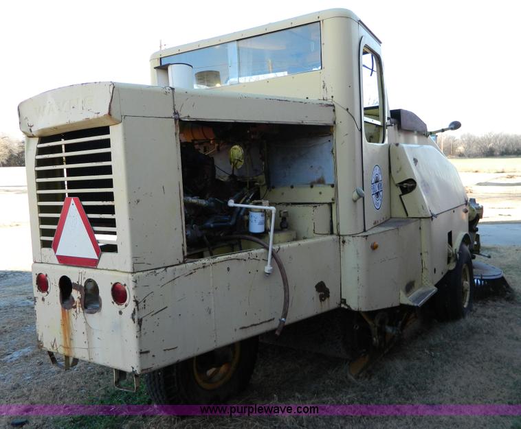 image for item D8690 1964 Wayne 970 street sweeper