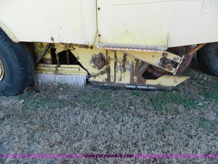 image for item D8690 1964 Wayne 970 street sweeper