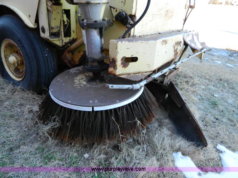 image for item D8690 1964 Wayne 970 street sweeper