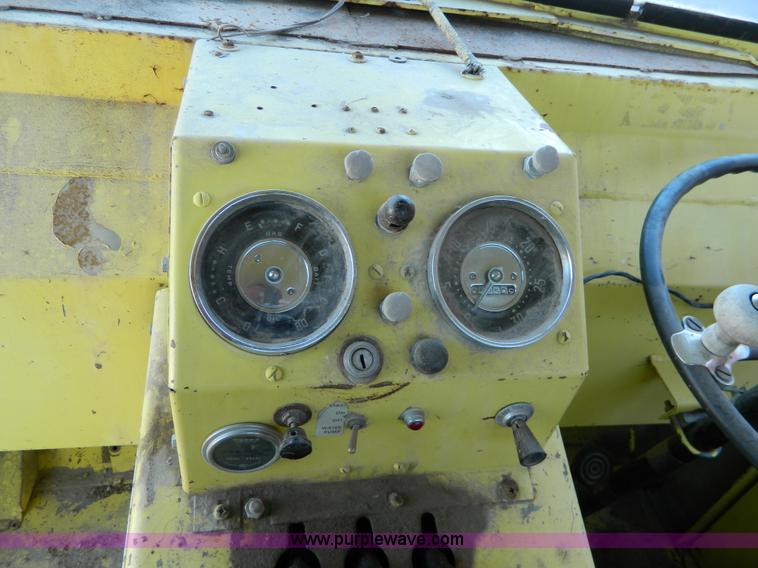 image for item D8690 1964 Wayne 970 street sweeper