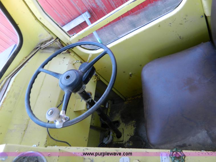 image for item D8690 1964 Wayne 970 street sweeper