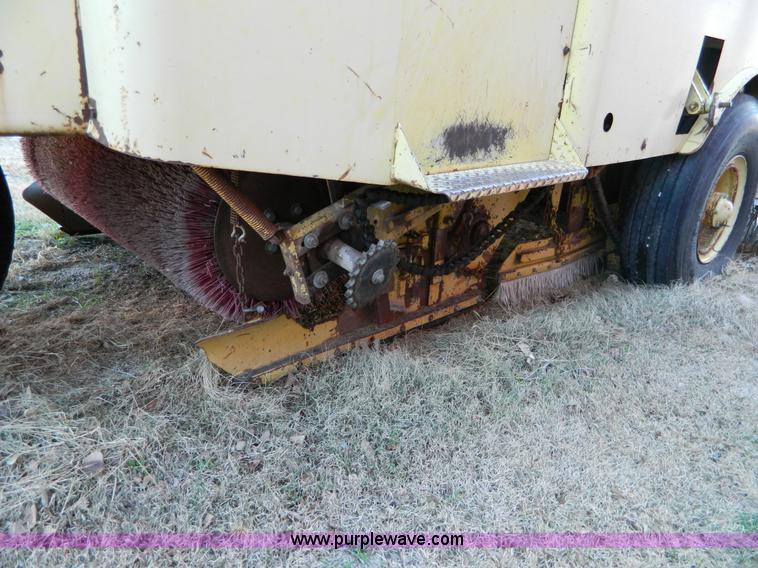 image for item D8690 1964 Wayne 970 street sweeper