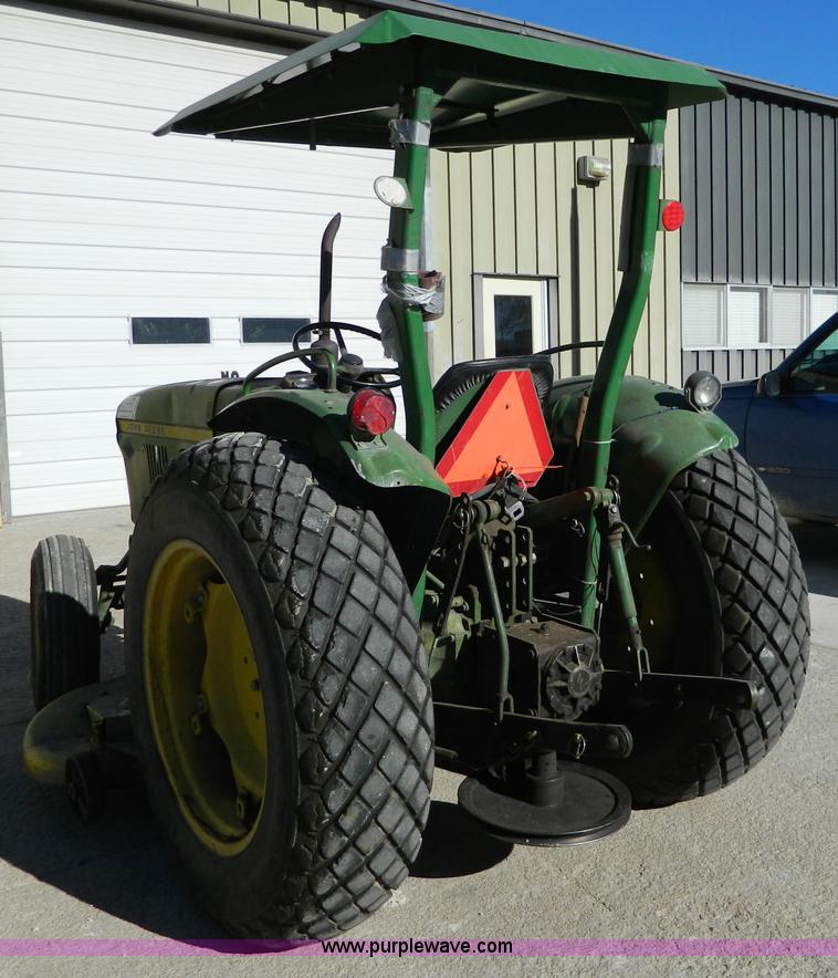 image for item D8695 1979 John Deere 950 tractor